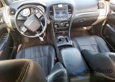 2013 Chrysler 300 S z USA, uszkodzony, nr VIN 2C3CCABG5DH659492